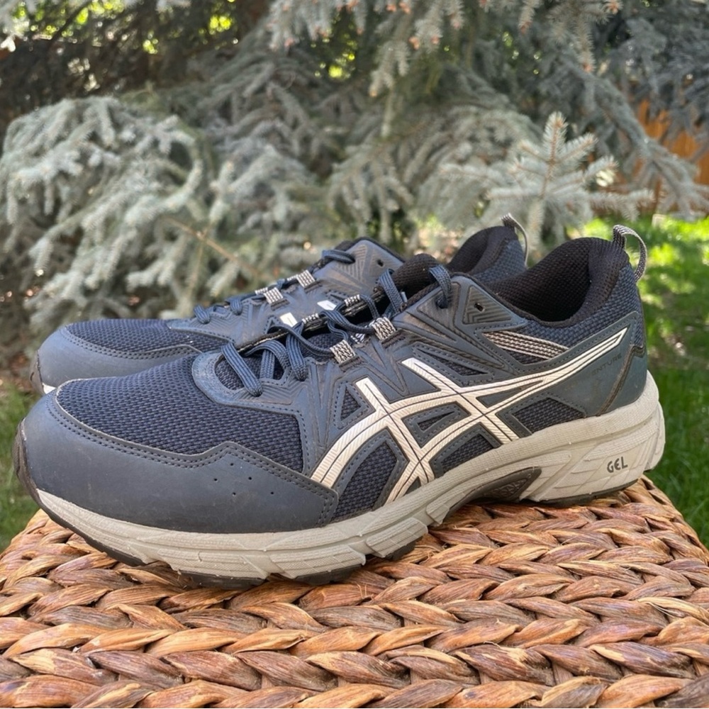 Asics Gel-Venture 8 Navy Blue & Silver Running Shoes.  Mens size 12 Wide